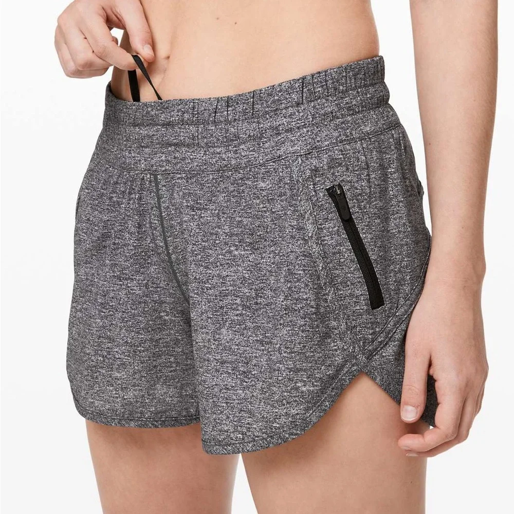 Lululemon Tracker Short V 4" in Heather Lux Multi Black ~ Size 4 - Picture 2 of 8